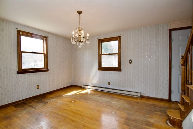 21 Carmel Ln, Agawam, MA 01030