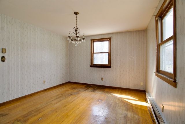 21 Carmel Ln, Agawam, MA 01030