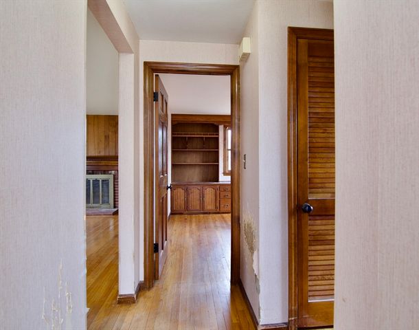 21 Carmel Ln, Agawam, MA 01030