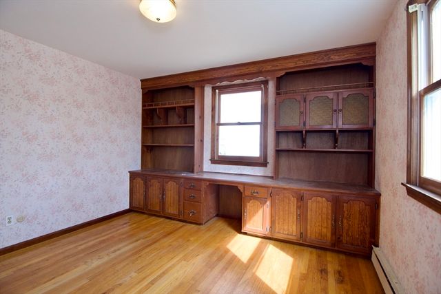 21 Carmel Ln, Agawam, MA 01030