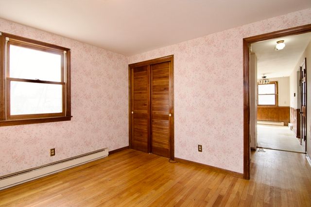 21 Carmel Ln, Agawam, MA 01030