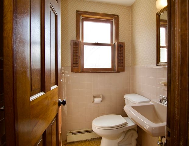 21 Carmel Ln, Agawam, MA 01030
