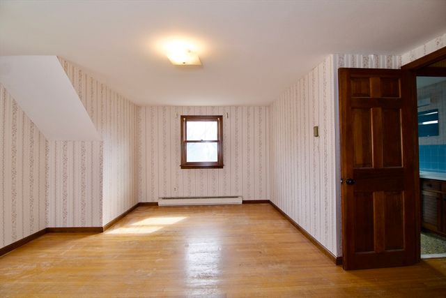 21 Carmel Ln, Agawam, MA 01030