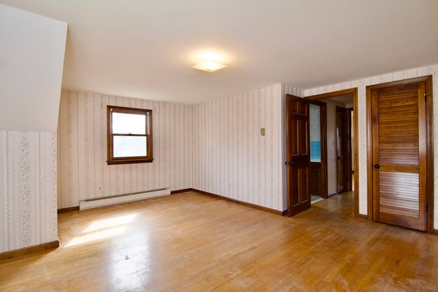 21 Carmel Ln, Agawam, MA 01030