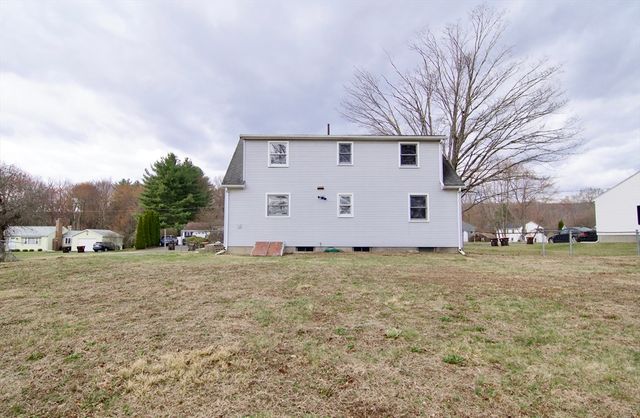 21 Carmel Ln, Agawam, MA 01030