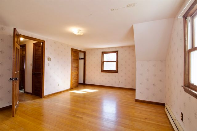 21 Carmel Ln, Agawam, MA 01030