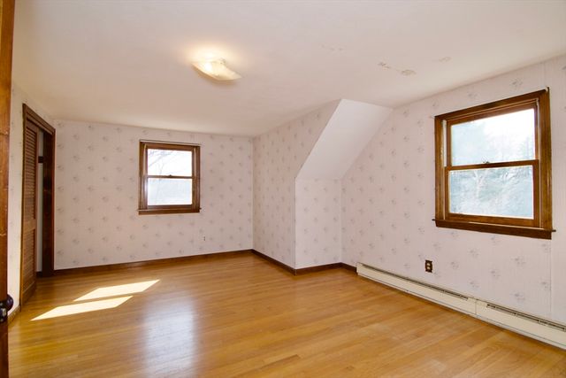 21 Carmel Ln, Agawam, MA 01030