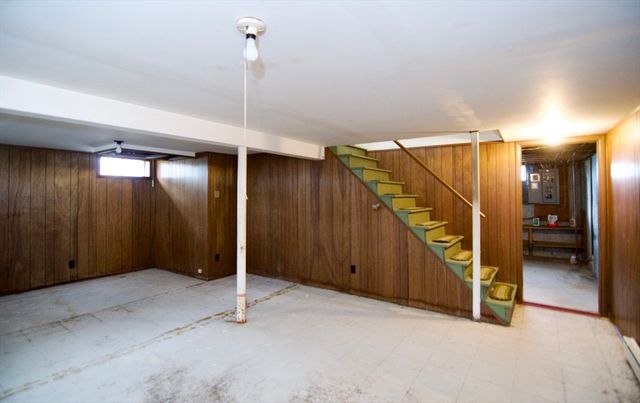 21 Carmel Ln, Agawam, MA 01030