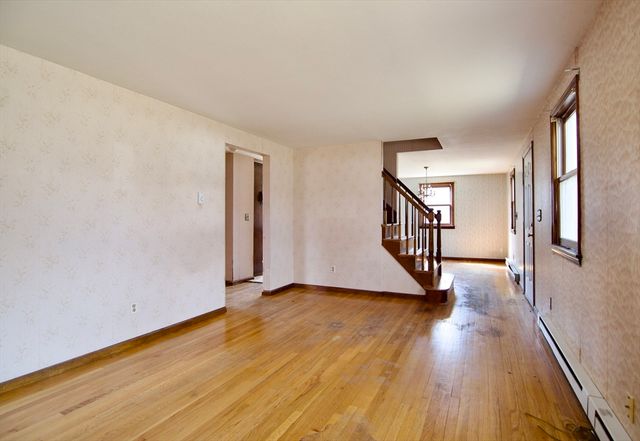 21 Carmel Ln, Agawam, MA 01030