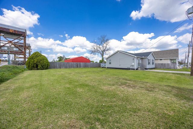 614 Lafourche St, Lockport, LA 70374