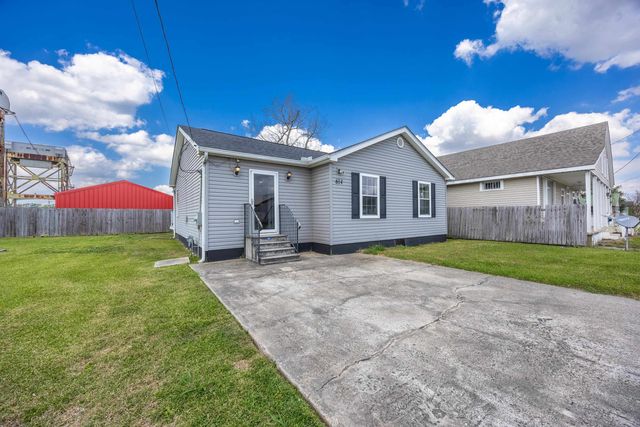 614 Lafourche St, Lockport, LA 70374