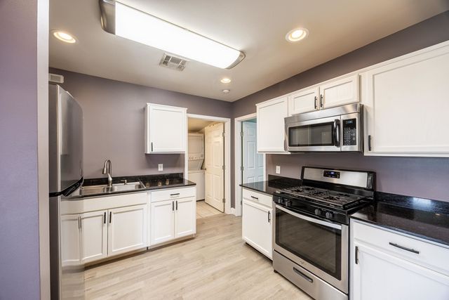 614 Lafourche St, Lockport, LA 70374