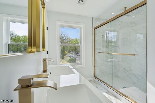 26 Hunterdon Rd, West Orange Twp., NJ 07052
