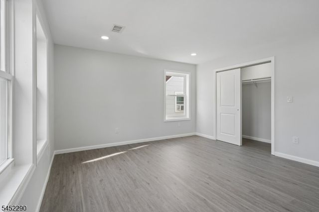 26 Hunterdon Rd, West Orange Twp., NJ 07052