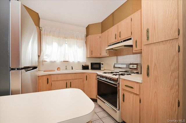 20-03 35th Street, Astoria, NY 11105