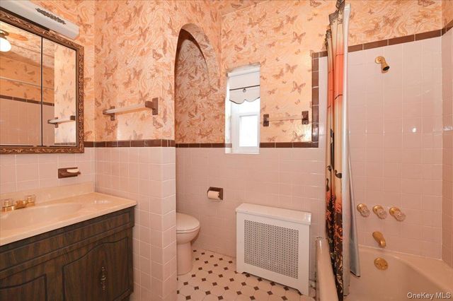 20-03 35th Street, Astoria, NY 11105