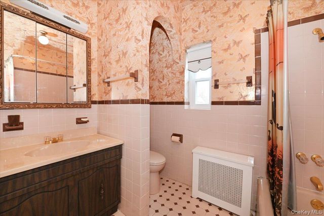 20-03 35th Street, Astoria, NY 11105