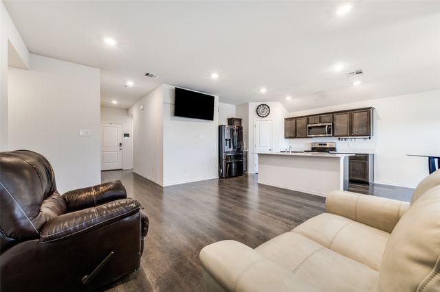 841 Glover Drive, Aubrey, TX 76227