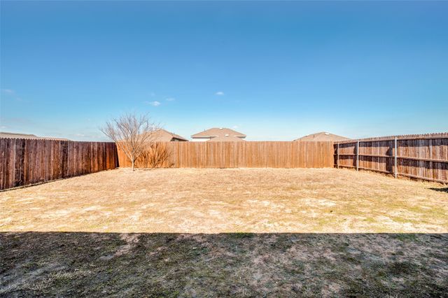 841 Glover Drive, Aubrey, TX 76227