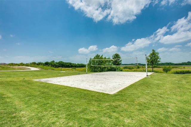 841 Glover Drive, Aubrey, TX 76227