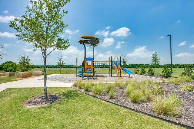 841 Glover Drive, Aubrey, TX 76227