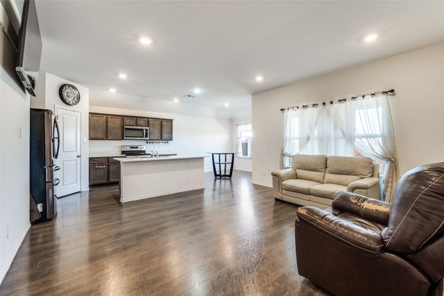 841 Glover Drive, Aubrey, TX 76227