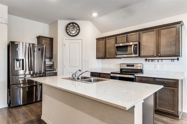 841 Glover Drive, Aubrey, TX 76227