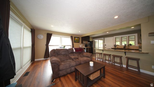 1863 E VILLAGE GREEN RD, Cottonwood Heights, UT 84121