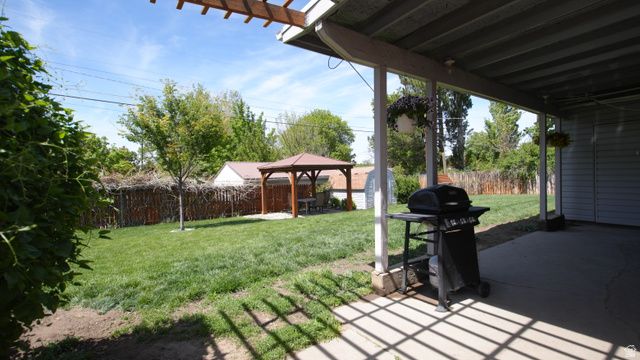 1863 E VILLAGE GREEN RD, Cottonwood Heights, UT 84121