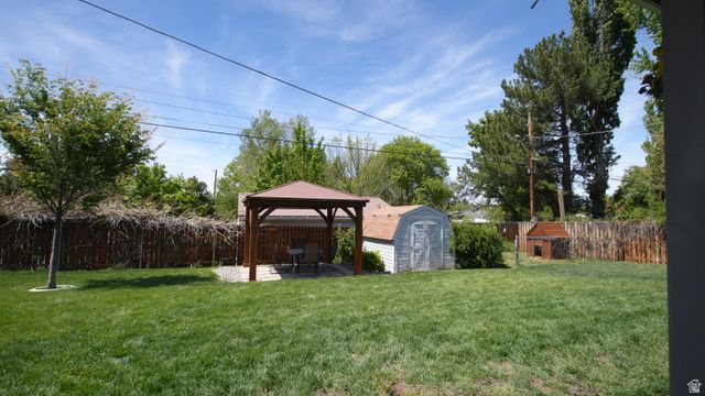 1863 E VILLAGE GREEN RD, Cottonwood Heights, UT 84121