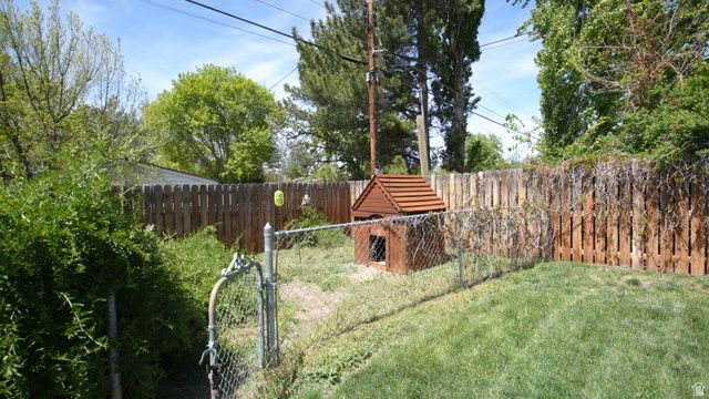 1863 E VILLAGE GREEN RD, Cottonwood Heights, UT 84121