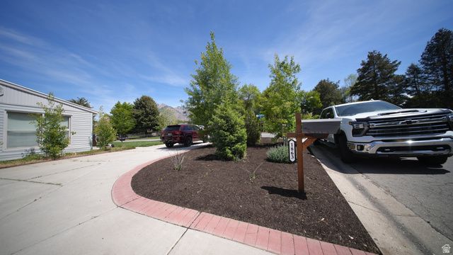 1863 E VILLAGE GREEN RD, Cottonwood Heights, UT 84121