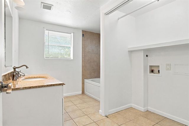 101 W Ash Drive, Noble, OK 73068