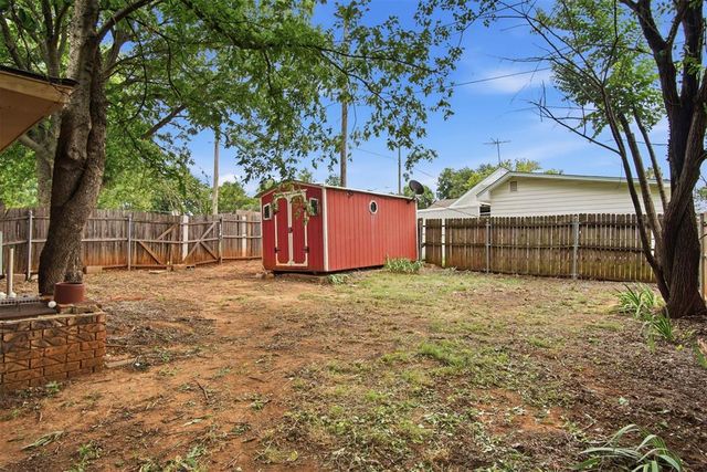 101 W Ash Drive, Noble, OK 73068