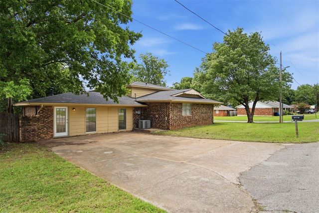 101 W Ash Drive, Noble, OK 73068
