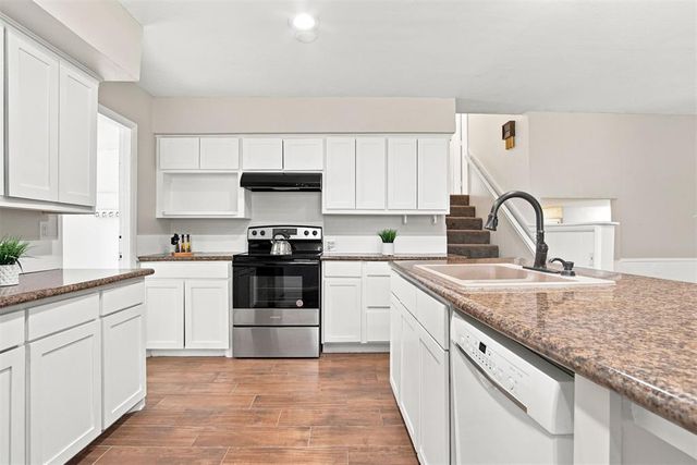 101 W Ash Drive, Noble, OK 73068