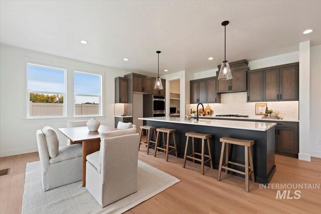 10543 W Mizzle Drive, Star, ID 83669