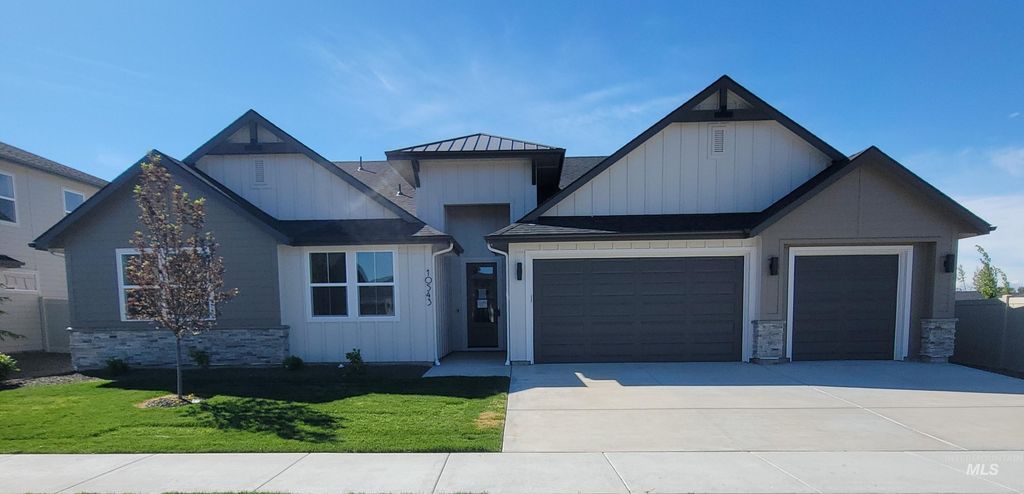 10543 W Mizzle Drive, Star, ID 83669