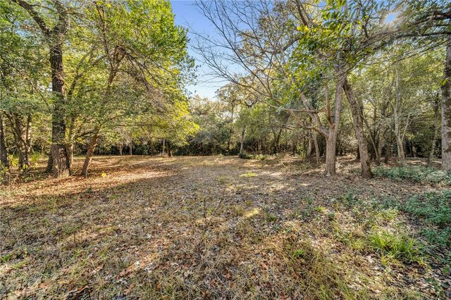 6 West Trail Lane, Hilltop Lakes, TX 77871