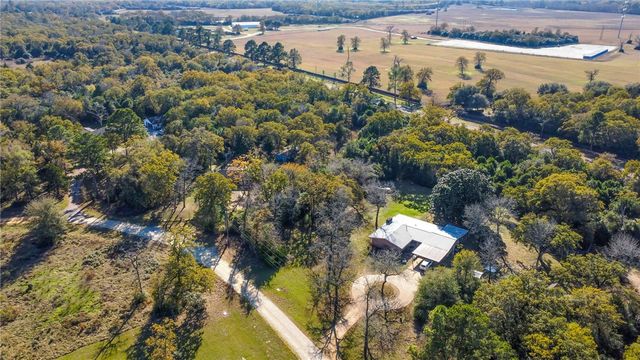 6 West Trail Lane, Hilltop Lakes, TX 77871