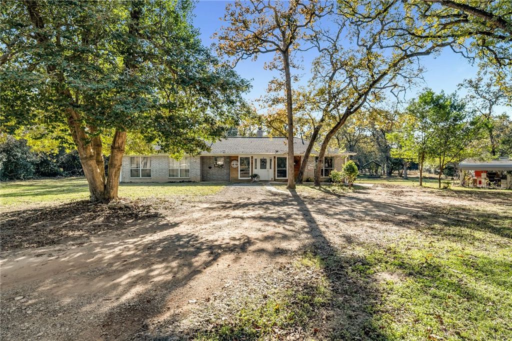 6 West Trail Lane, Hilltop Lakes, TX 77871 — photo 4