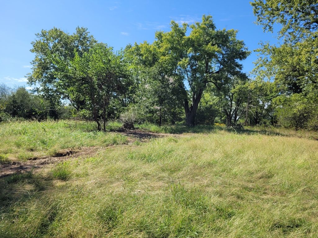 Image 7 of property listing at 000 E Bunny Farm Road, Mt Vernon, IL 62864