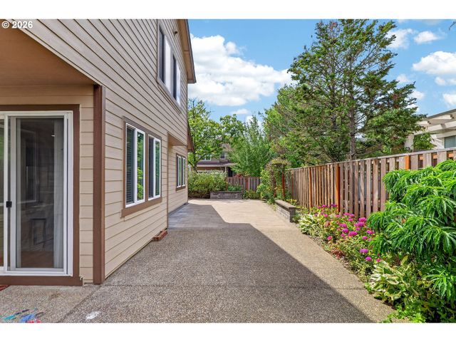 14395 Nw LILIUM Dr, Portland, OR 97229