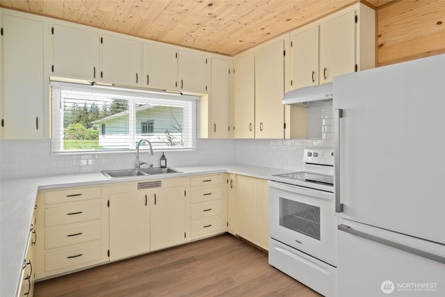 5392 Shore Meadow Road, Freeland, WA 98249