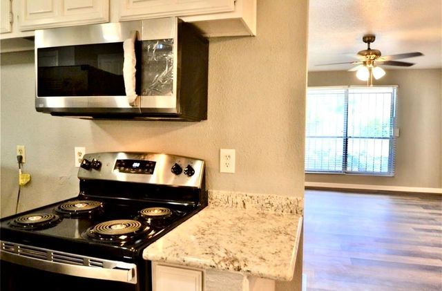 2110 Wilcrest Drive 140, Houston, TX 77042