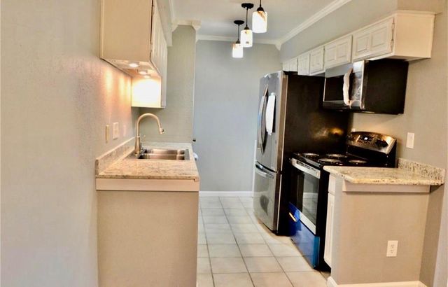 2110 Wilcrest Drive 140, Houston, TX 77042