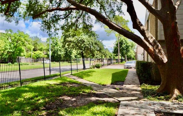 2110 Wilcrest Drive 140, Houston, TX 77042