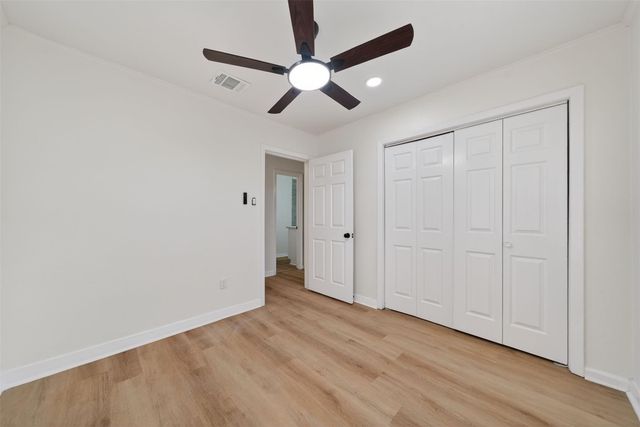 907 S 3rd Street, La Porte, TX 77571