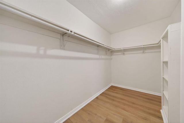 907 S 3rd Street, La Porte, TX 77571