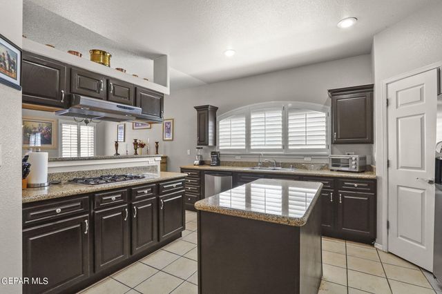 5900 Anapaula Drive, El Paso, TX 79932